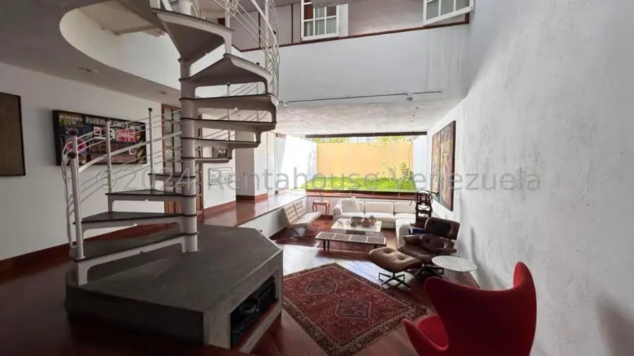 Casa en Venta en El Bosque Caracas - 2