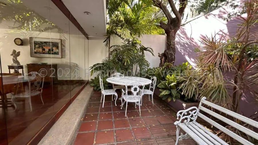 Casa en Venta en El Bosque Caracas - 12