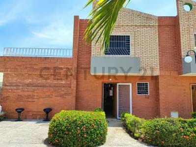 VENTA TOWNHOUSE CUIDAD FLAMINGO 4HAB/3BAÑOS/1PUESTO