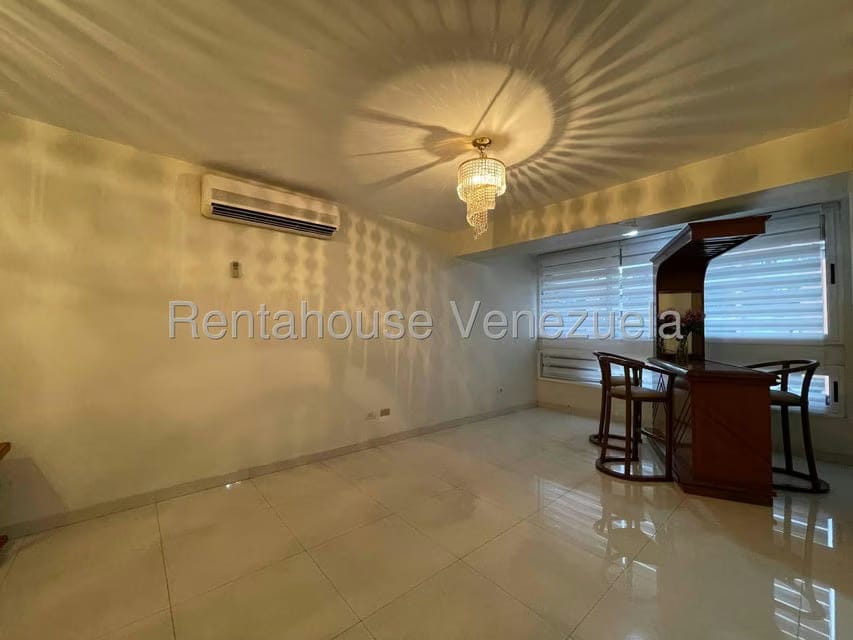 Apartamento (1 Nivel) en Alquiler en Prado Humboldt, Distrito Metropolitano - 2