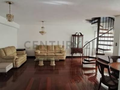 En venta Hermoso Penthouse con vista al Àvila - 2