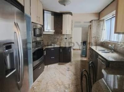 En venta Hermoso Penthouse con vista al Àvila - 5