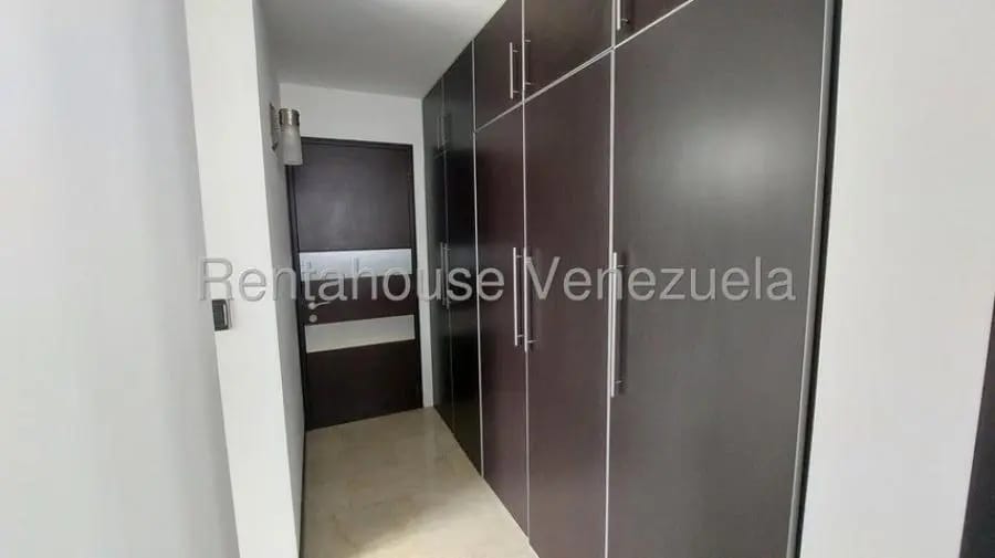 Apartamento en Alquiler en lomas de las mercedes Caracas - 12