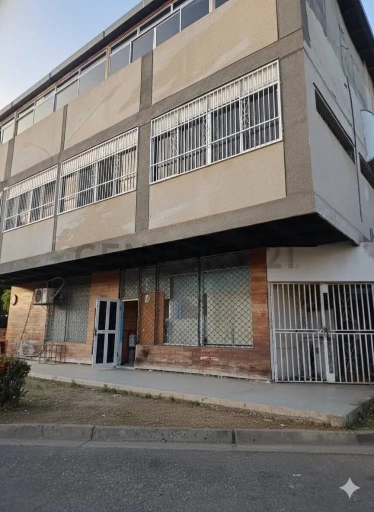 Local comercial listo para operar en Cumaná Villa Venecia - 2