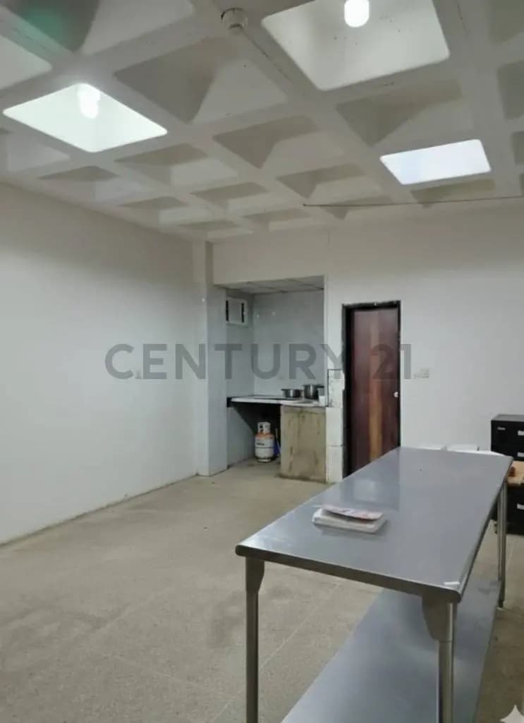 Local comercial listo para operar en Cumaná Villa Venecia - 3