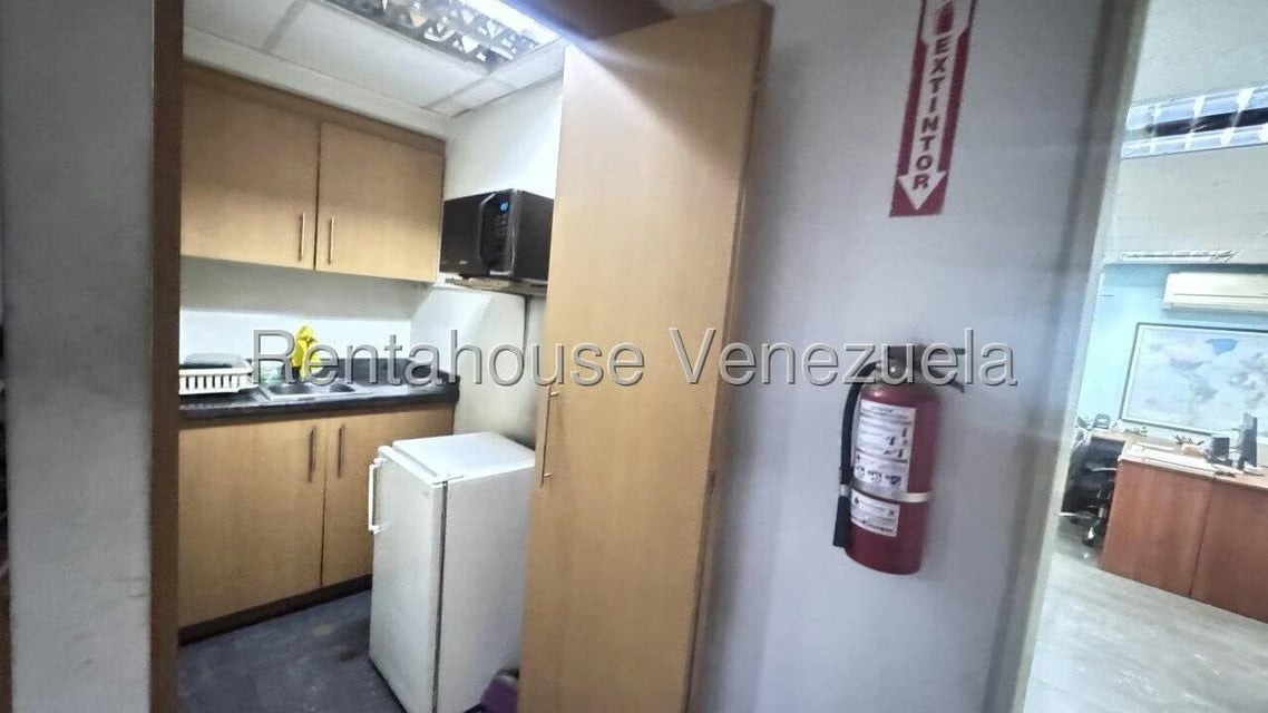Comercial (Local Comercial) en Venta en La Urbina, Distrito Metropolitano - 16