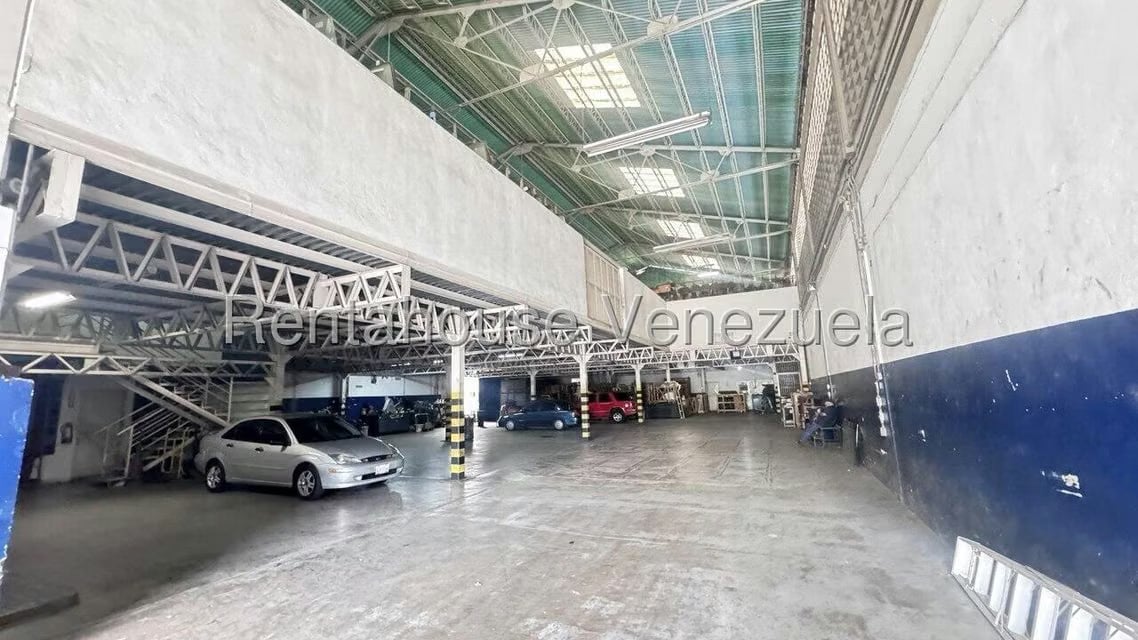 Comercial (Local Comercial) en Venta en La Urbina, Distrito Metropolitano - 3