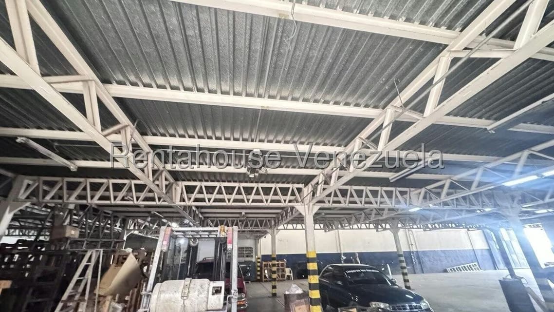 Comercial (Local Comercial) en Venta en La Urbina, Distrito Metropolitano - 28