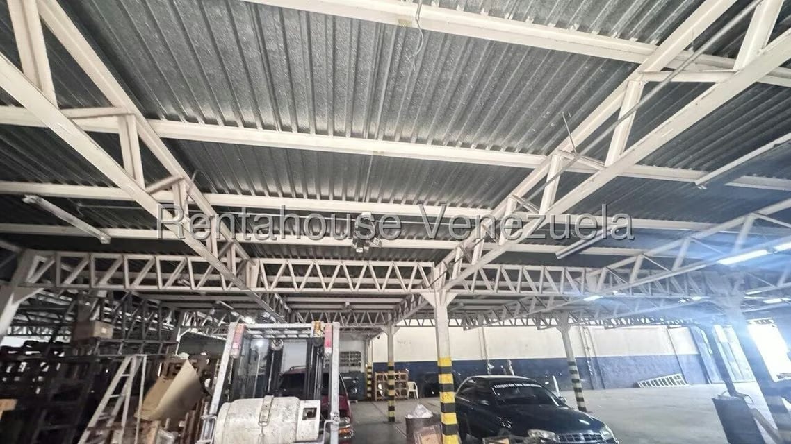 Comercial (Local Comercial) en Venta en La Urbina, Distrito Metropolitano - 28
