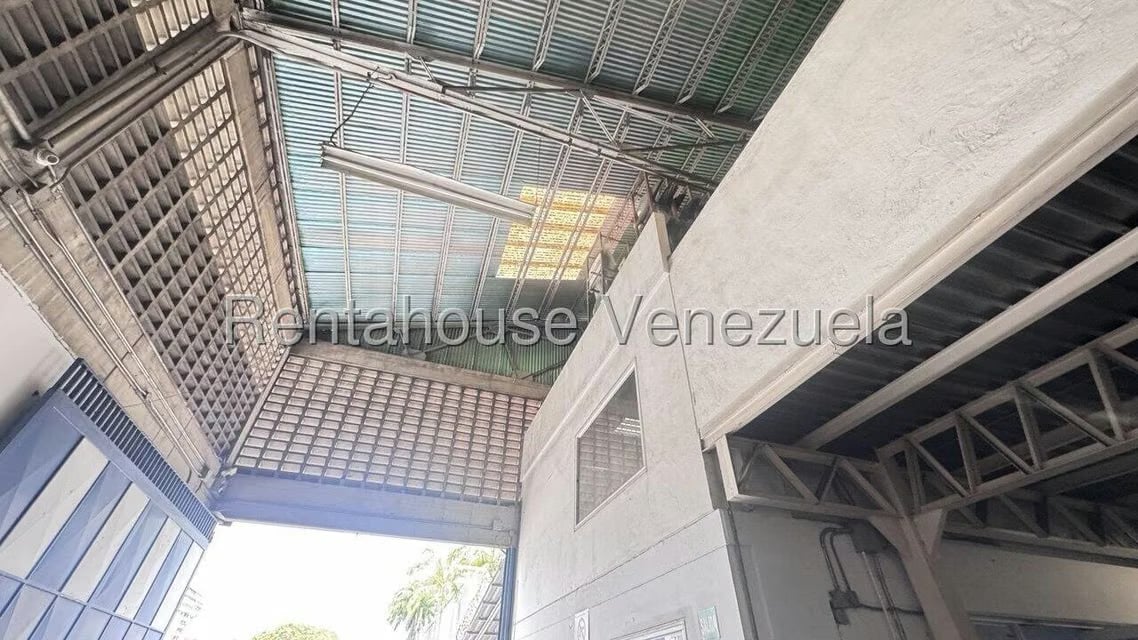 Comercial (Local Comercial) en Venta en La Urbina, Distrito Metropolitano - 30