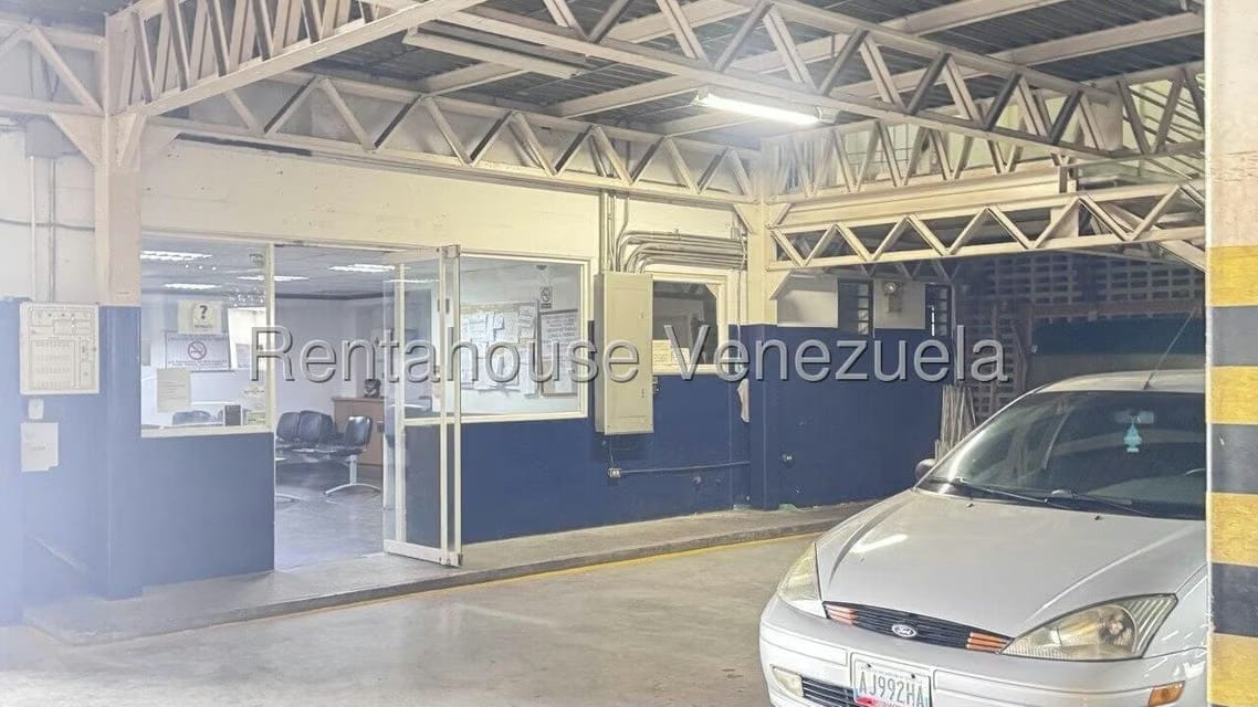 Comercial (Local Comercial) en Venta en La Urbina, Distrito Metropolitano - 5