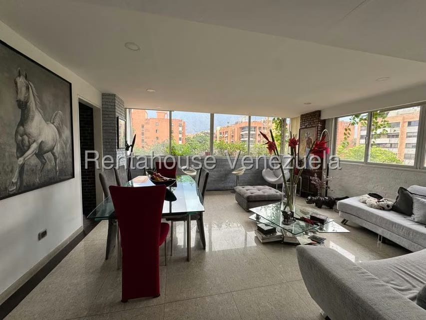 Apartamento (1 Nivel) en Alquiler en Campo Alegre, Distrito Metropolitano