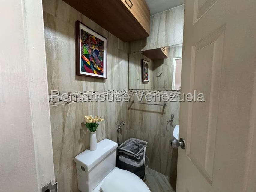 Apartamento (1 Nivel) en Alquiler en Campo Alegre, Distrito Metropolitano - 12