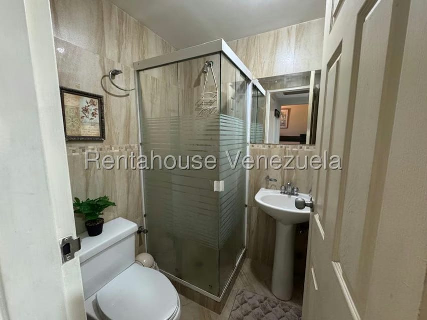 Apartamento (1 Nivel) en Alquiler en Campo Alegre, Distrito Metropolitano - 19