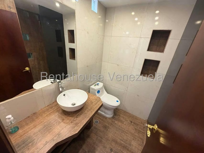 Anexo (1 Nivel) en Alquiler en Macaracuay, Distrito Metropolitano - 16