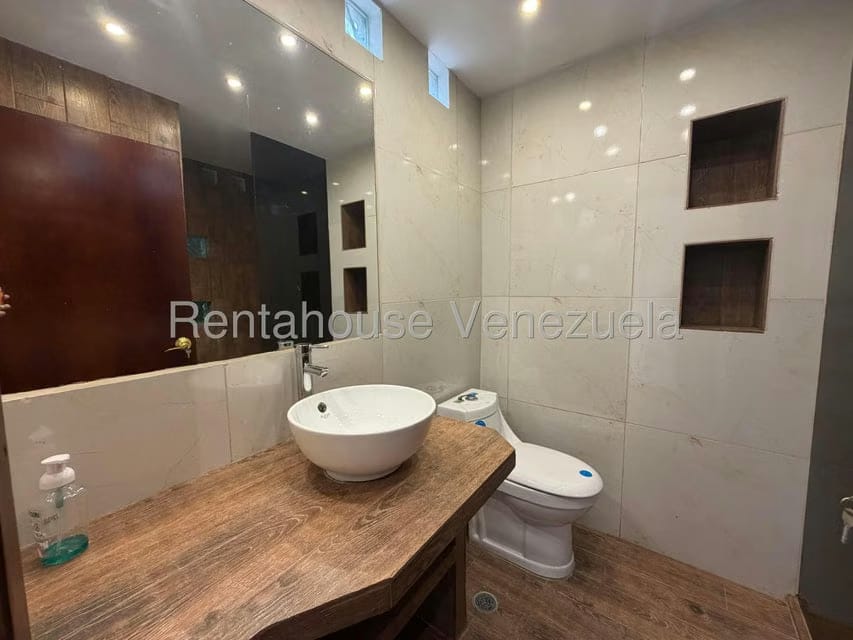 Anexo (1 Nivel) en Alquiler en Macaracuay, Distrito Metropolitano - 17