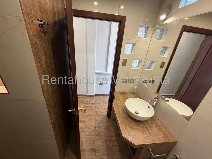 Anexo (1 Nivel) en Alquiler en Macaracuay, Distrito Metropolitano - 19