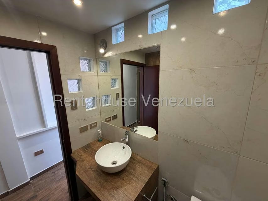 Anexo (1 Nivel) en Alquiler en Macaracuay, Distrito Metropolitano - 20