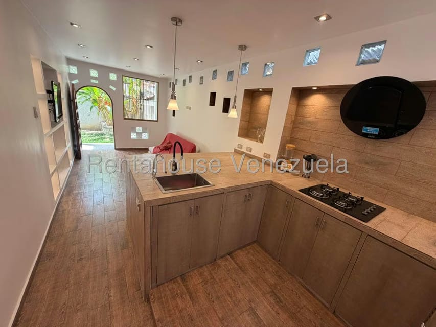 Anexo (1 Nivel) en Alquiler en Macaracuay, Distrito Metropolitano - 9