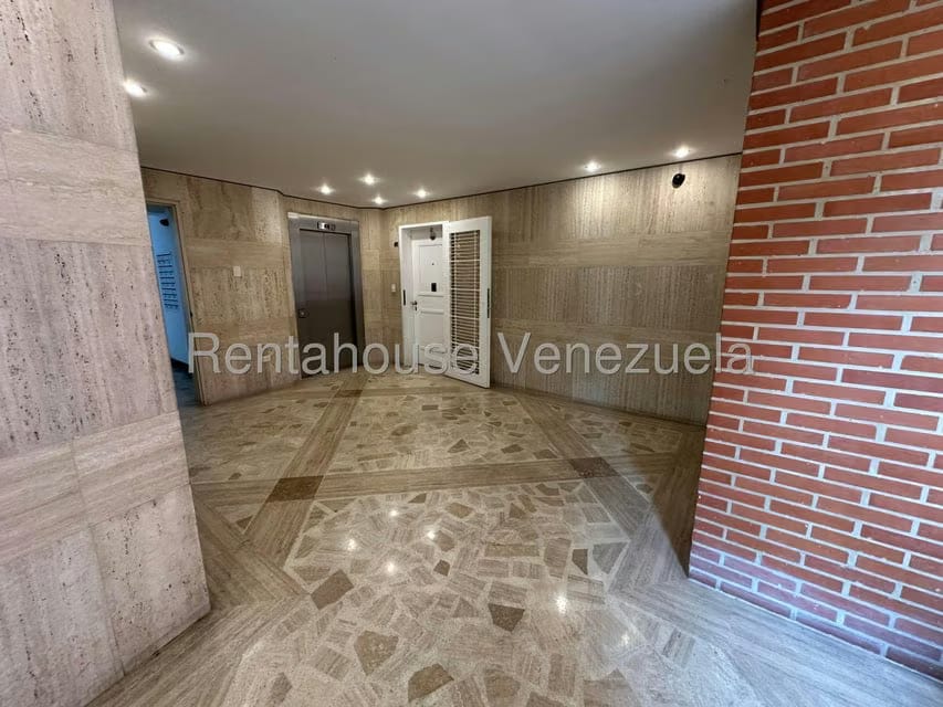 Apartamento (1 Nivel) en Alquiler en Las Mercedes, Distrito Metropolitano - 2