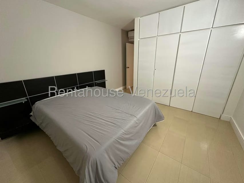 Apartamento (1 Nivel) en Alquiler en Las Mercedes, Distrito Metropolitano - 24