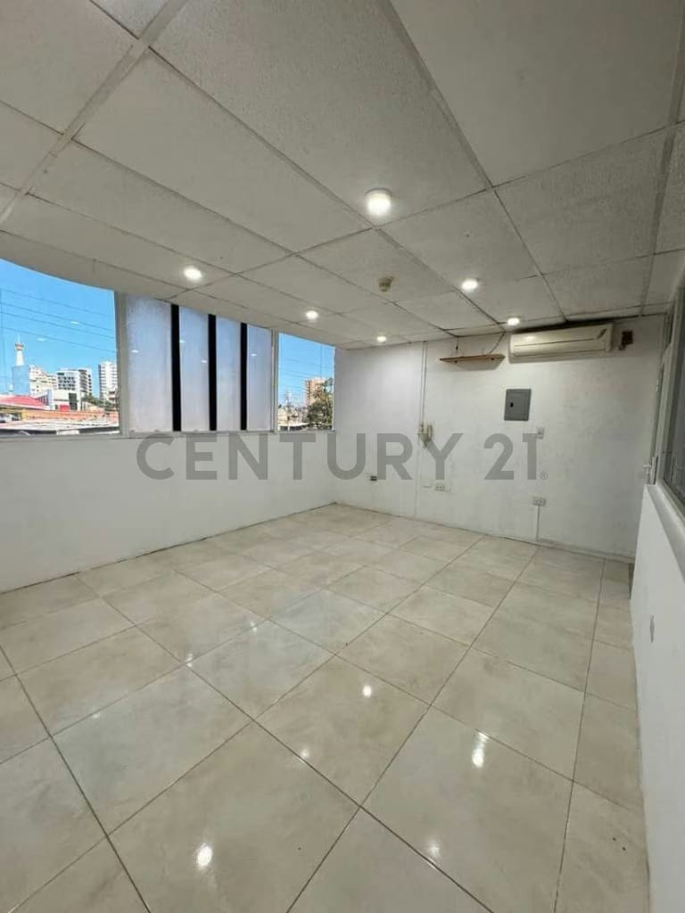 Se ofrece para la venta y alquiler locales comerciales en el C.C Patty Lecheria - 8