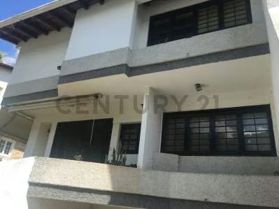 PV - Venta de Casa en la Urb. Miranda con vista al Ávila