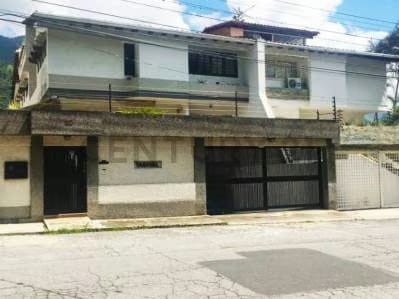 PV - Venta de Casa en la Urb. Miranda con vista al Ávila - 2