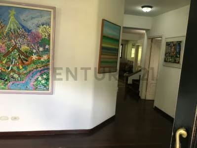 PV - Venta de Casa en la Urb. Miranda con vista al Ávila - 8