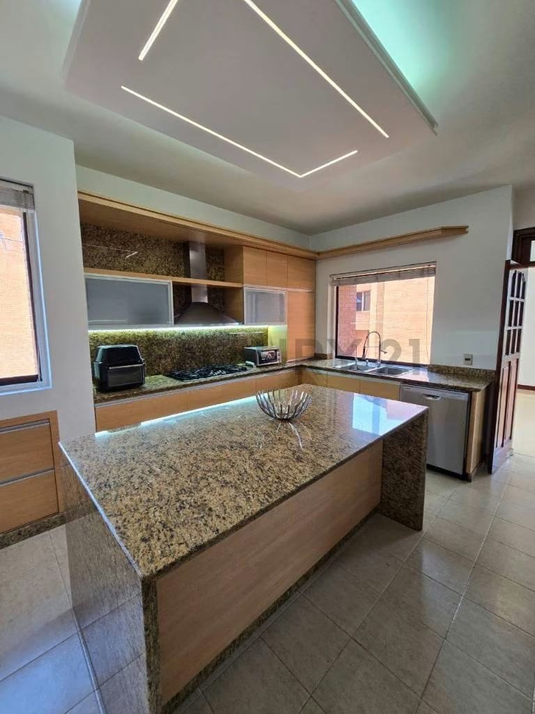 Penthouse Triplex en Alquiler frente al colegio Henry Clay | Los Samanes - 8