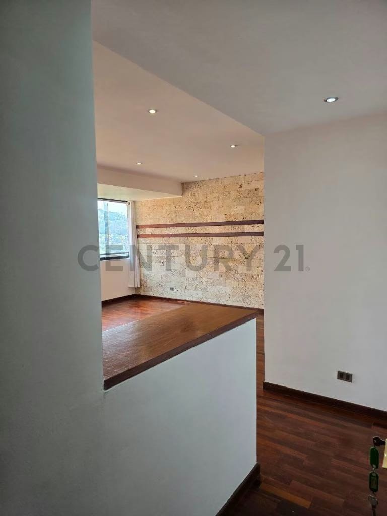 Penthouse Triplex en Alquiler frente al colegio Henry Clay | Los Samanes - 10