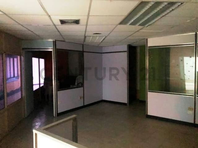 Local De 40.60 Mts2 En Venta En El Cc El Refugio - 4