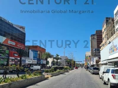 En Venta Edificio con Local Comercial nivel calle, Ideal para Oficinas, - 4