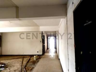 En Venta Edificio con Local Comercial nivel calle, Ideal para Oficinas, - 8