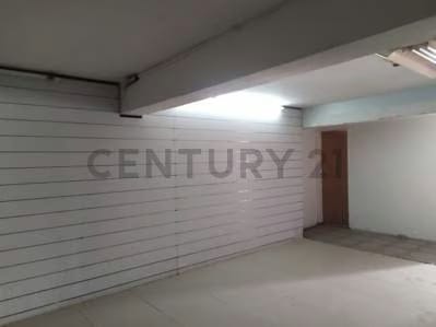 En Venta Edificio con Local Comercial nivel calle, Ideal para Oficinas, - 9
