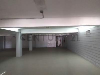 En Venta Edificio con Local Comercial nivel calle, Ideal para Oficinas, - 10