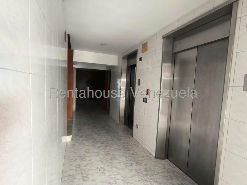 Apartamento (Duplex) en Venta en Terrazas del Avila, Distrito Metropolitano - 3