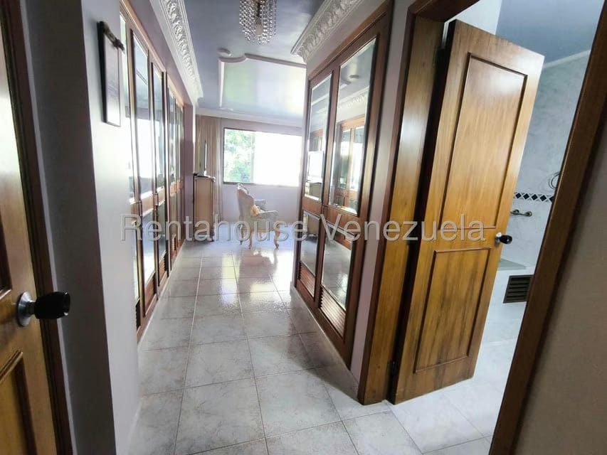 Apartamento (Duplex) en Venta en Terrazas del Avila, Distrito Metropolitano - 32