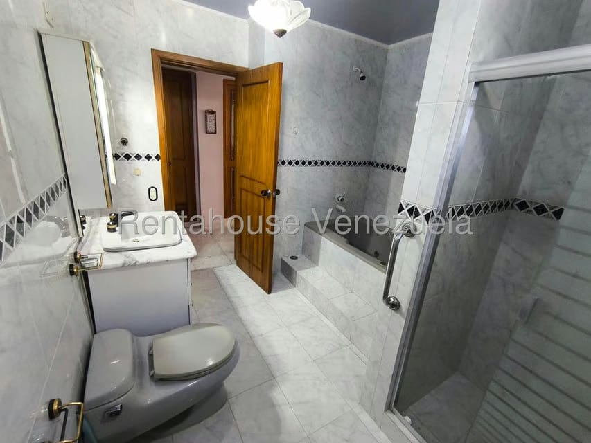 Apartamento (Duplex) en Venta en Terrazas del Avila, Distrito Metropolitano - 33