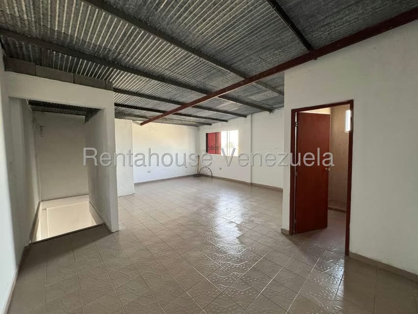 Comercial (Galpon - Deposito) en Venta en Circunvalacion Sur, Portuguesa - 11