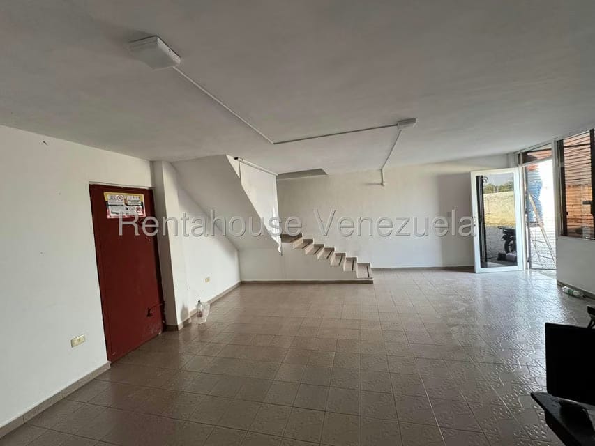 Comercial (Galpon - Deposito) en Venta en Circunvalacion Sur, Portuguesa - 4