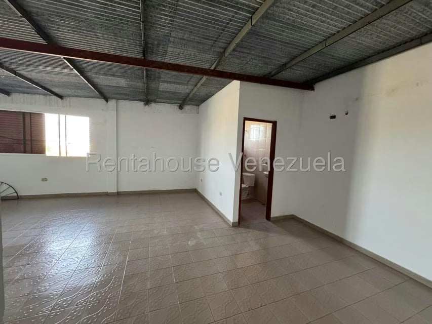 Comercial (Galpon - Deposito) en Venta en Circunvalacion Sur, Portuguesa - 10