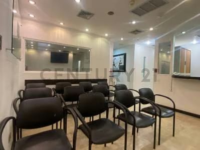 Venta de oficina en C.C. Bello Monte - 3