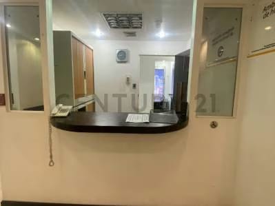 Venta de oficina en C.C. Bello Monte - 4