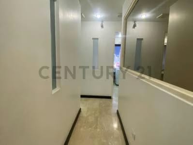 Venta de oficina en C.C. Bello Monte - 7