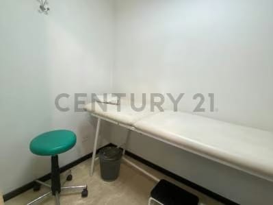 Venta de oficina en C.C. Bello Monte - 9