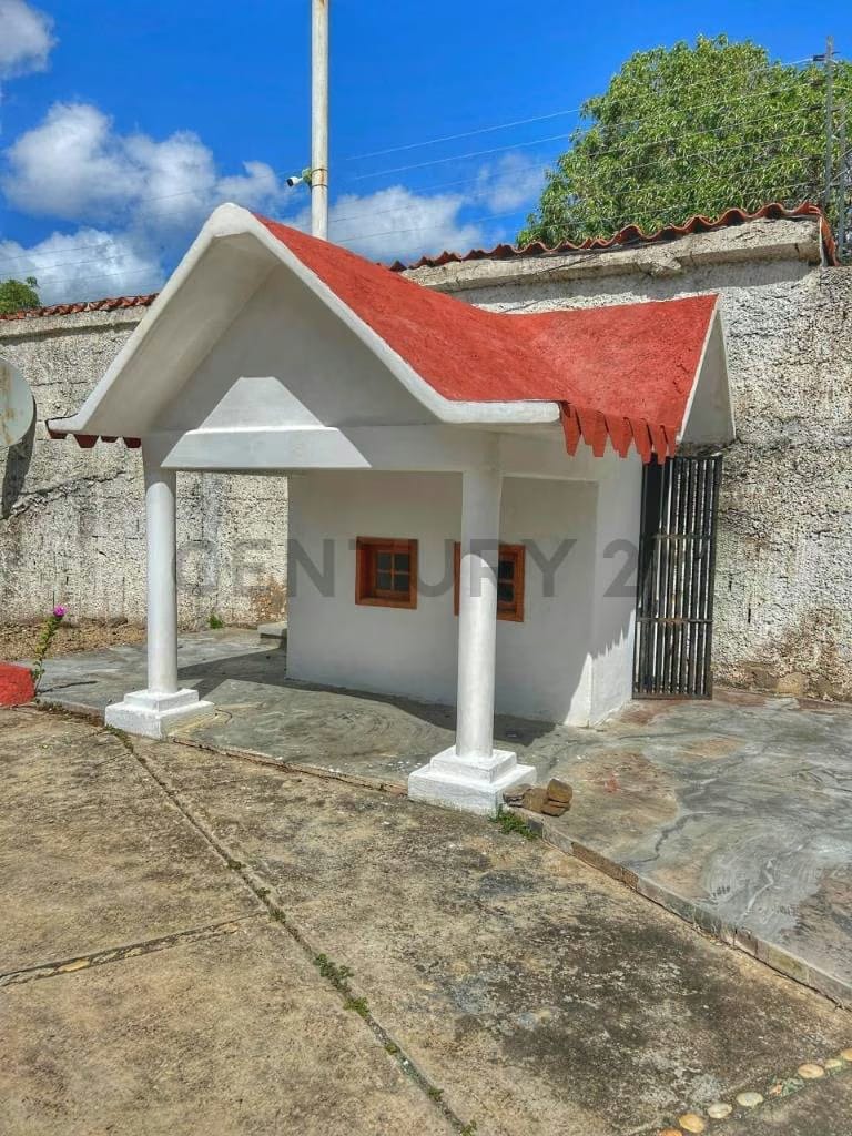 Cuatro Propiedades En Una: Inversión Maestra en Altagracia, Isla de Margarita - 9