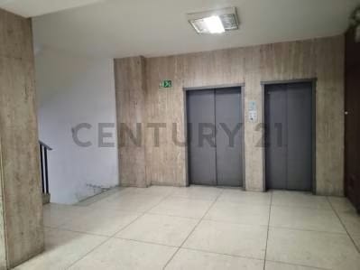 CENTRICA OFICINA EN VENTA EN CHACAO - 7