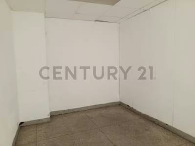 CENTRICA OFICINA EN VENTA EN CHACAO - 10