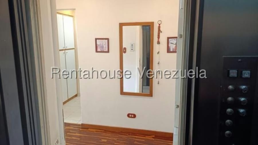 Apartamento en Venta en El Paraiso Caracas - 16